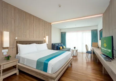 디럭스 더블룸 또는 트윈룸 — Diamond Cliff Resort & Spa, Patong Beach
